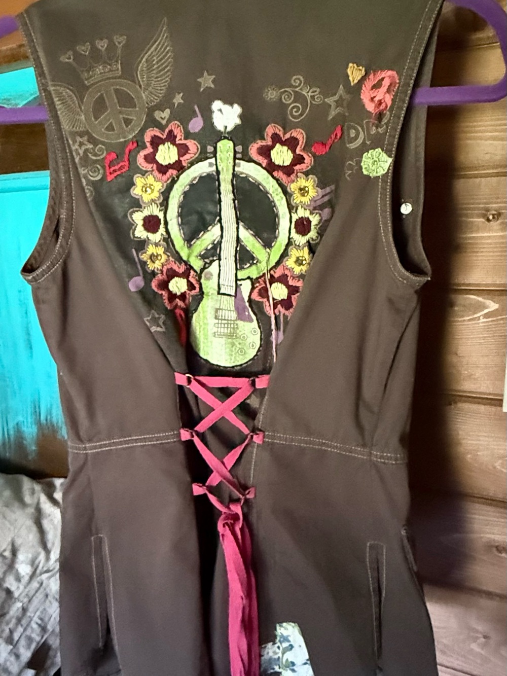 DOUBLE D RANCH PEACE, LOVE, ROCK AND ROLL VEST, size XS